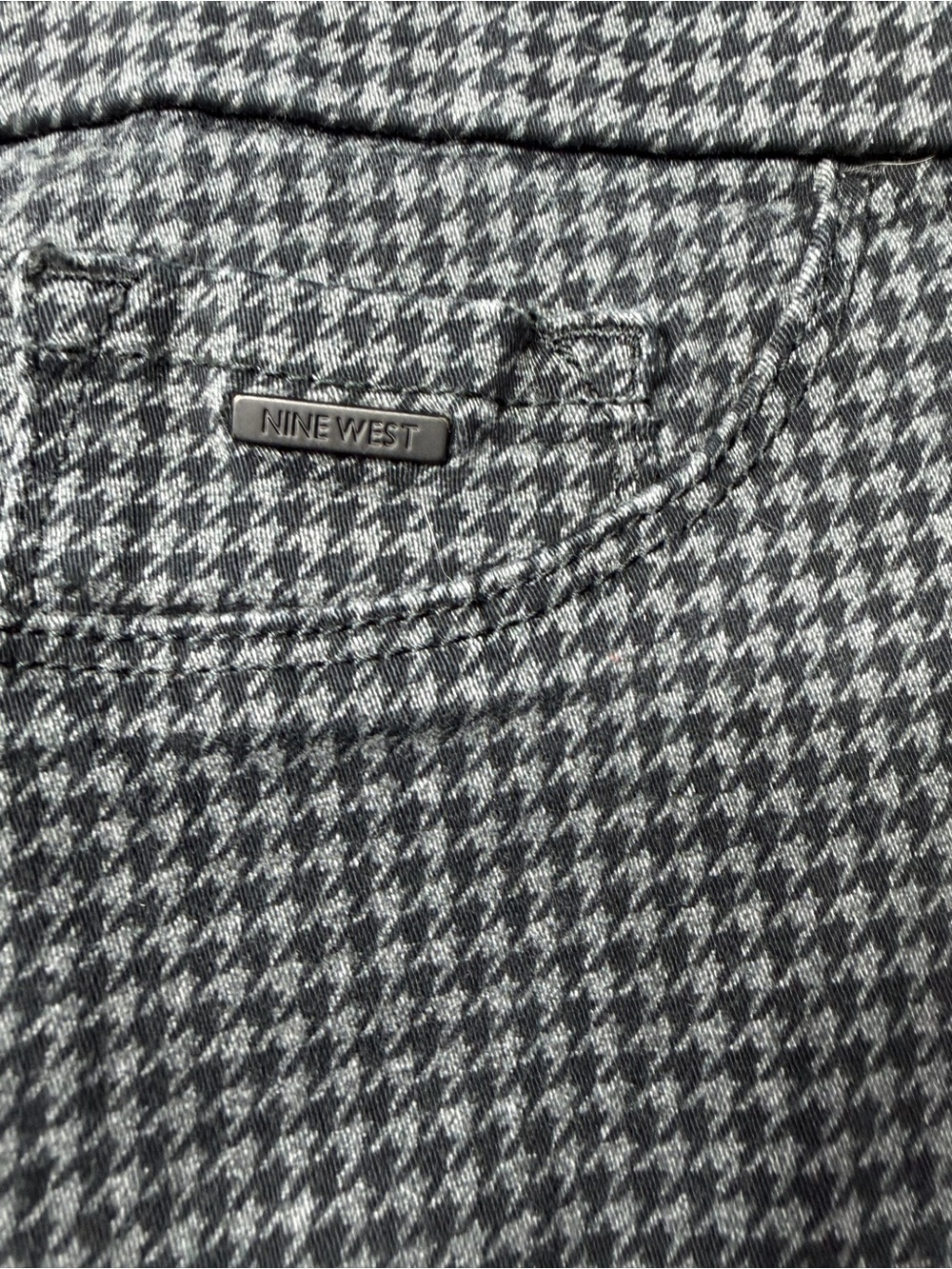 Nine West Black & Gray Houndstooth Slim Pull-On Trousers Skinny Career Pants - Picture 2 of 5